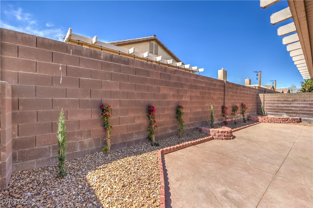 9193 Black Slate Street Property Photo 36