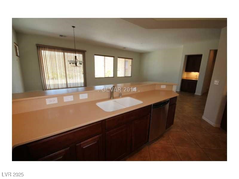 2324 Orangeburg Place Property Photo 8