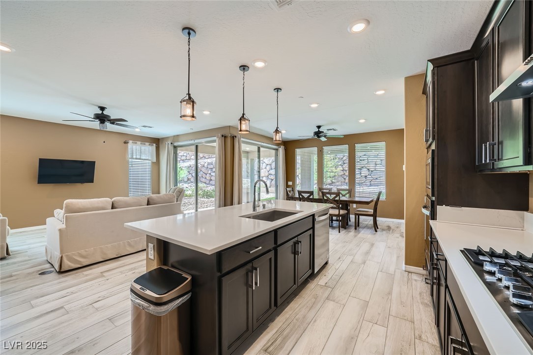 243 Sun Glaze Avenue Property Photo 10
