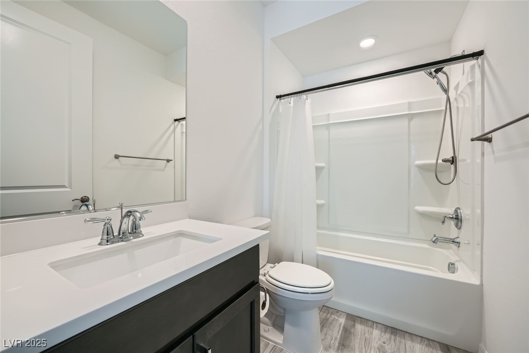243 Sun Glaze Avenue Property Photo 23