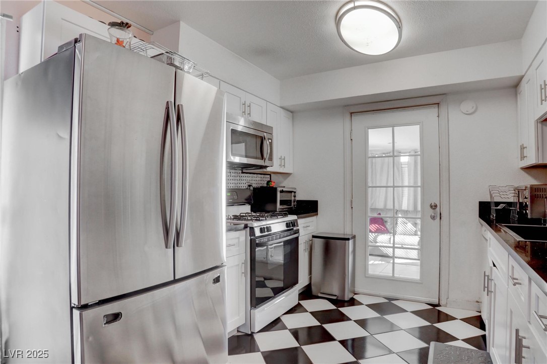 944 De Met Drive Property Photo 10