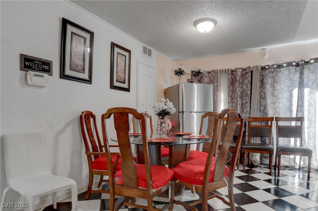 944 De Met Drive Property Photo 32