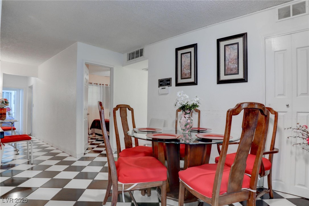 944 De Met Drive Property Photo 34