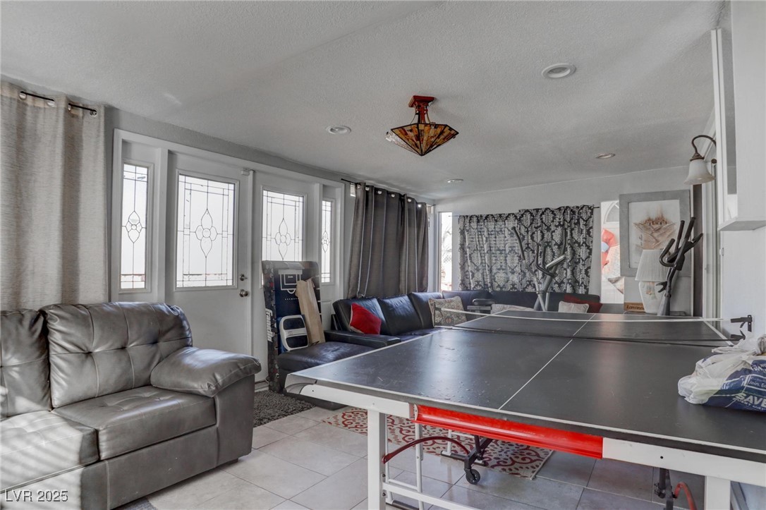 944 De Met Drive Property Photo 36