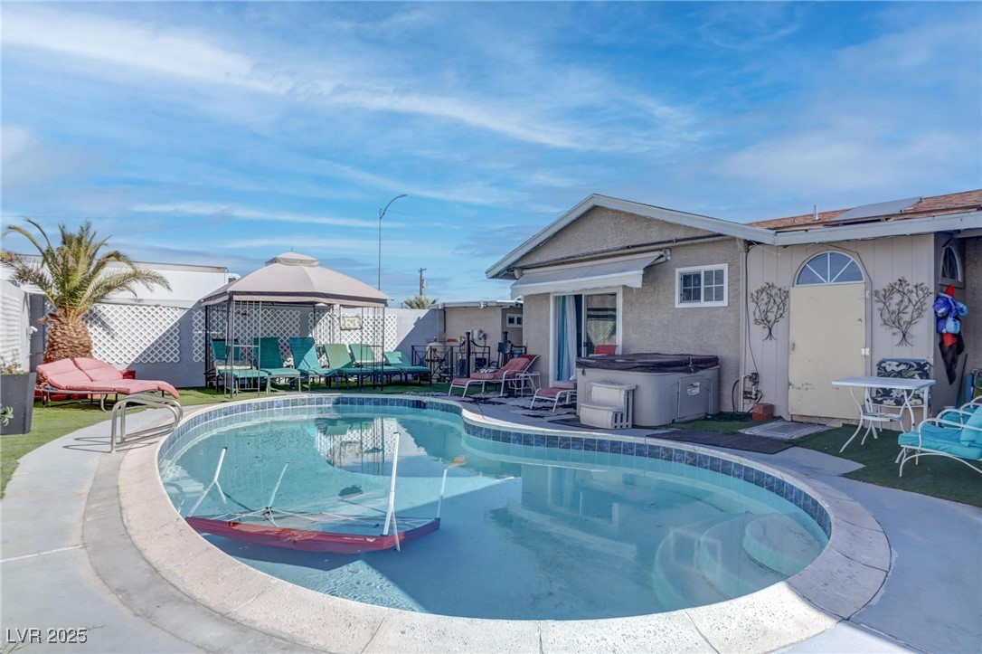 944 De Met Drive Property Photo 37