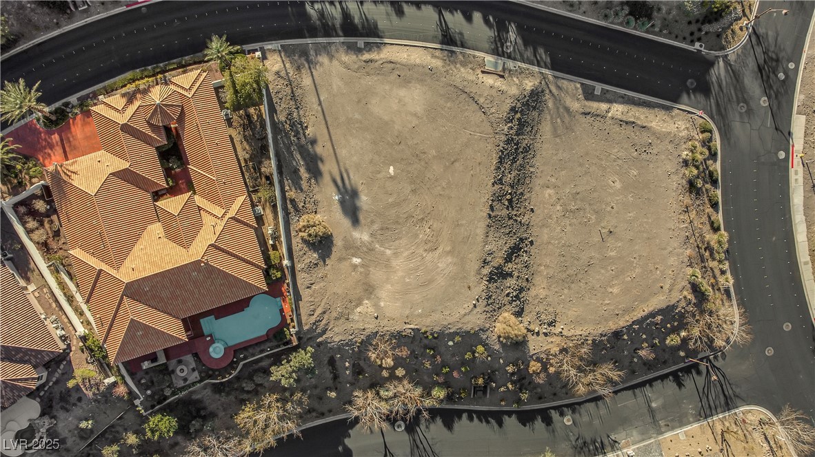 26 Pyrenees Court Property Photo 4