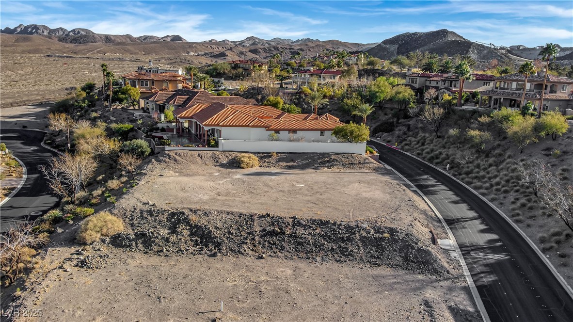 26 Pyrenees Court Property Photo 5