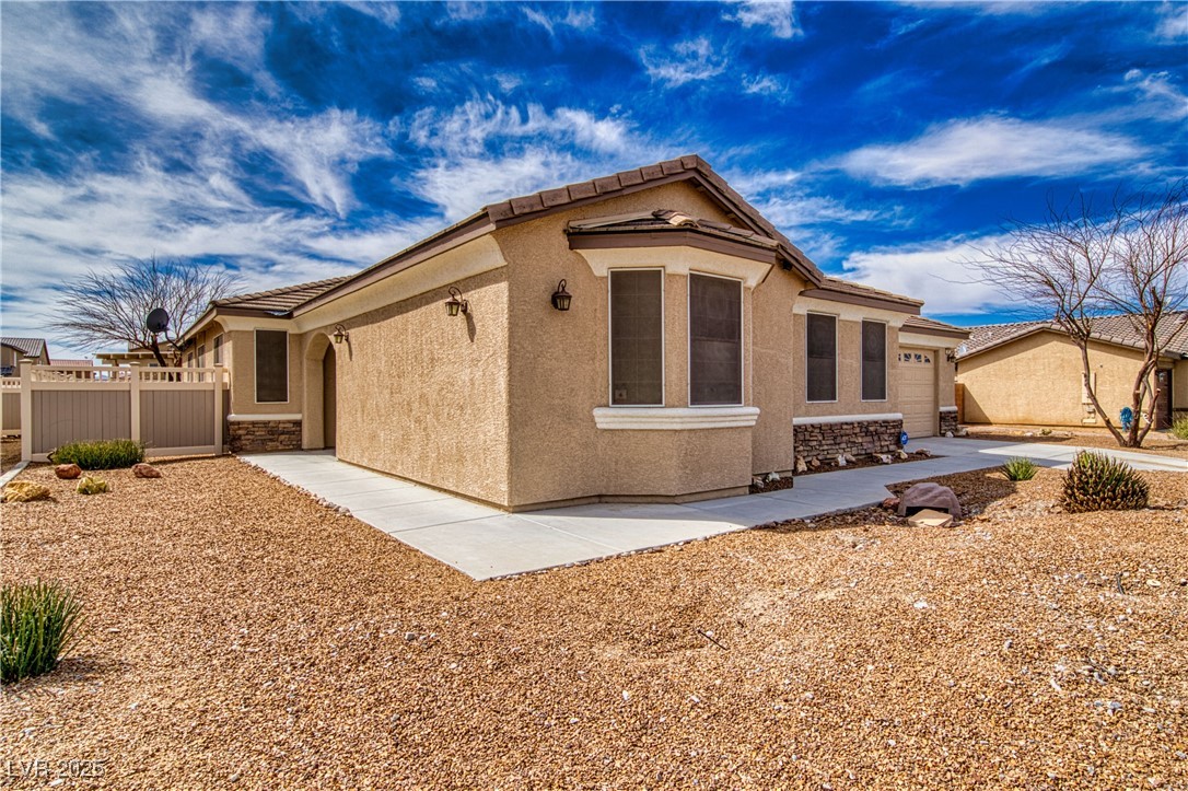 3891 Sedgwick Property Photo
