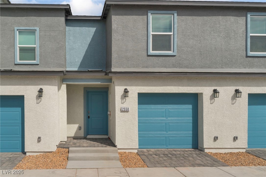 2550 Petunia Garden Avenue Property Photo 2