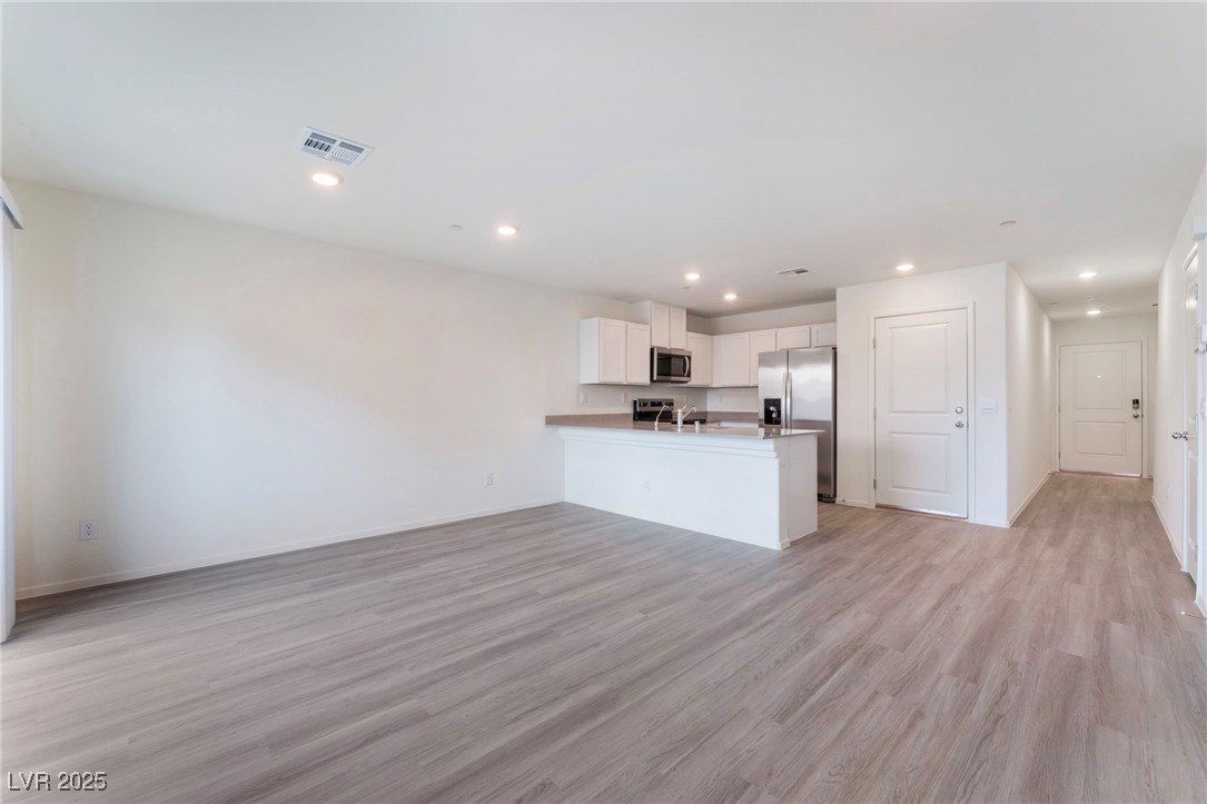 2550 Petunia Garden Avenue Property Photo 3