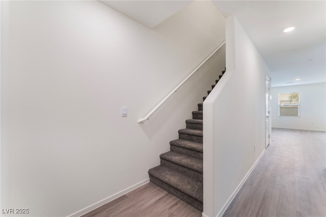 2550 Petunia Garden Avenue Property Photo 8