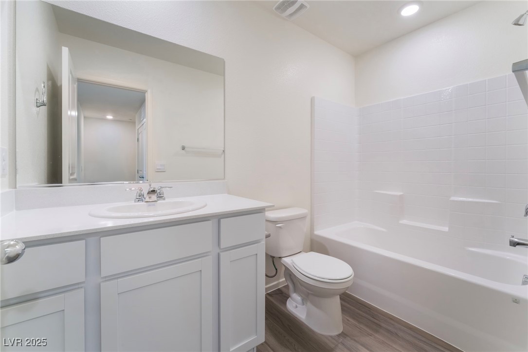 2550 Petunia Garden Avenue Property Photo 10