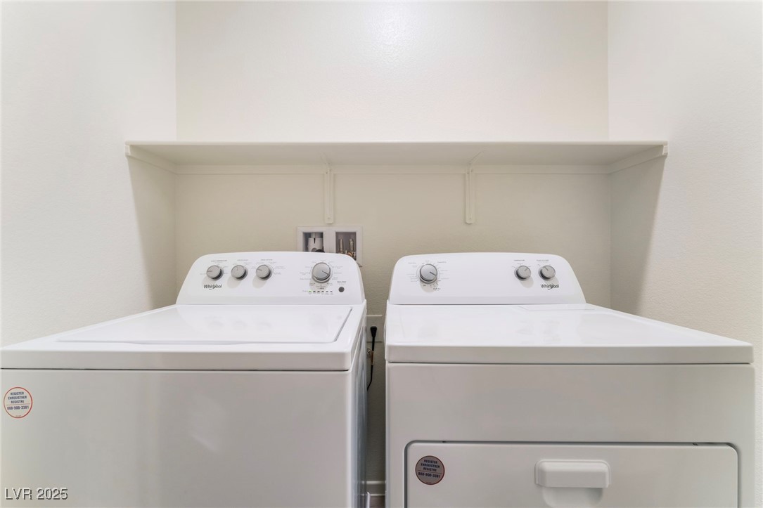2550 Petunia Garden Avenue Property Photo 17
