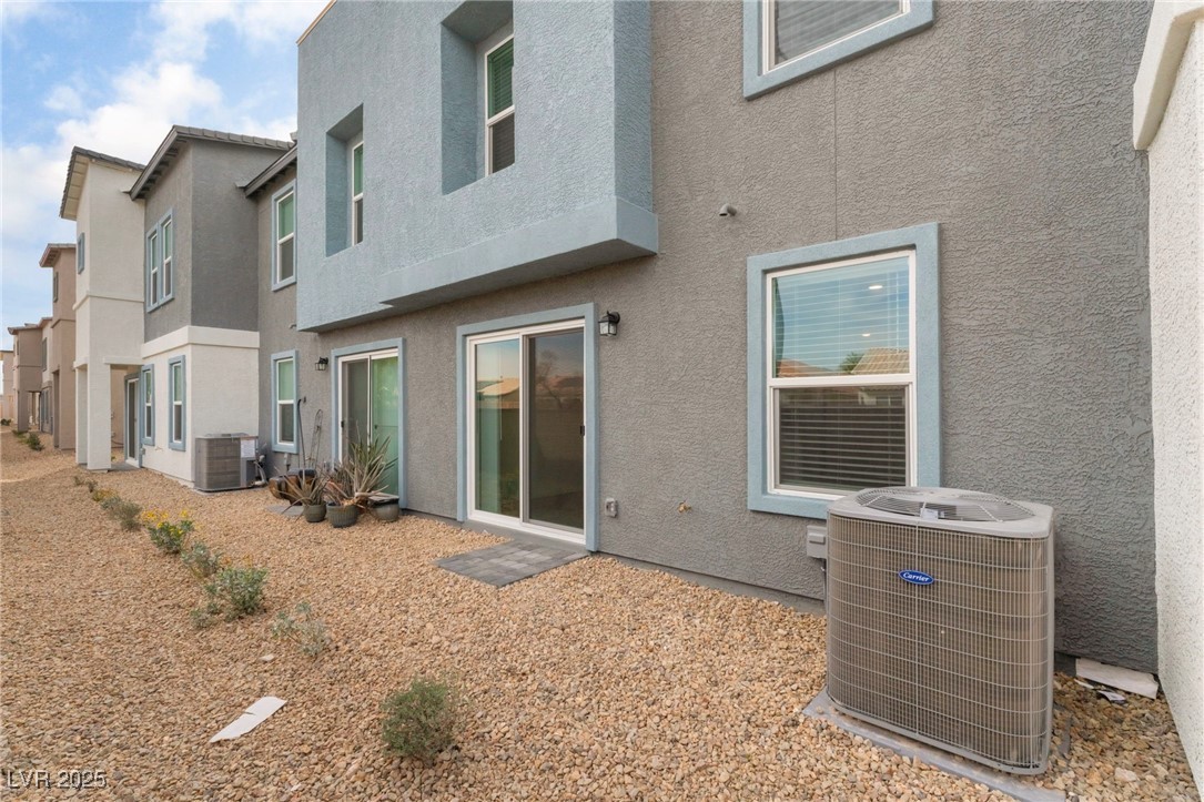 2550 Petunia Garden Avenue Property Photo 18