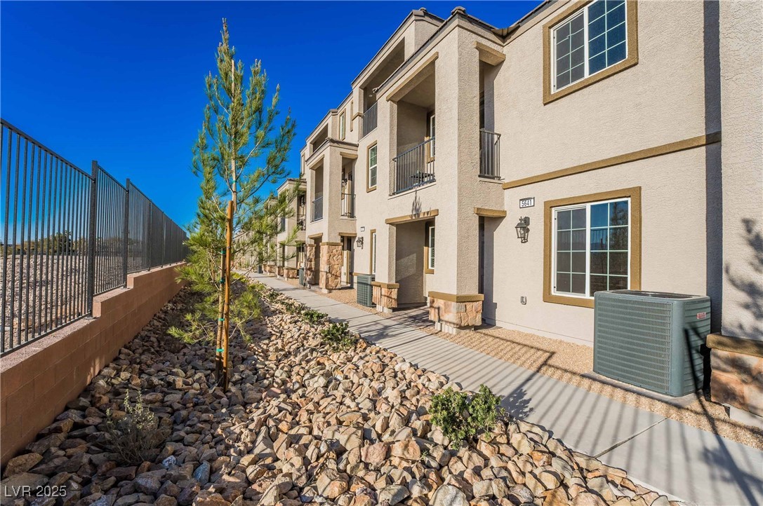 5641 Steampunk Street Property Photo