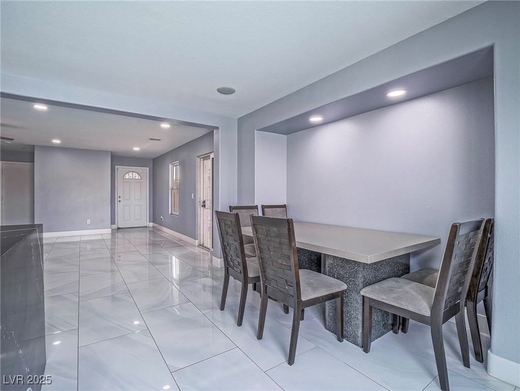 5364 Awbury Avenue Property Photo 10