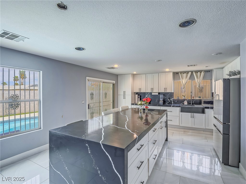 5364 Awbury Avenue Property Photo 12
