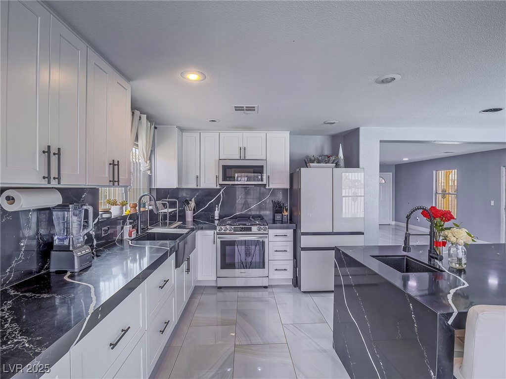 5364 Awbury Avenue Property Photo 13