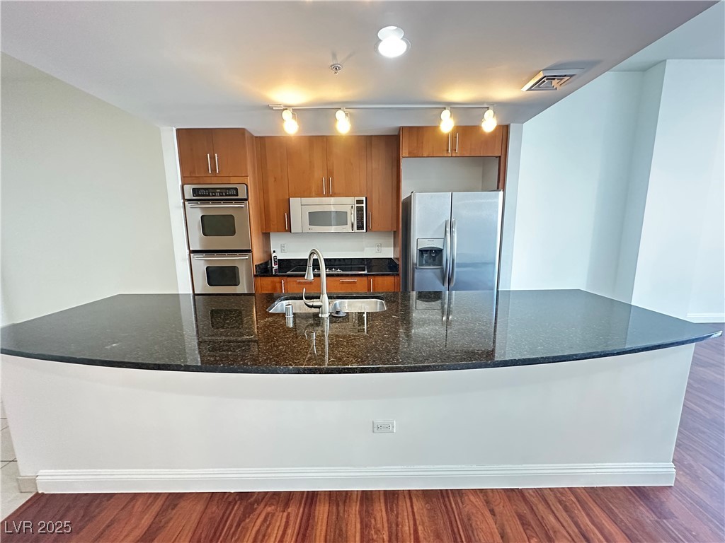 200 West Sahara Avenue 3909 Property Photo 6