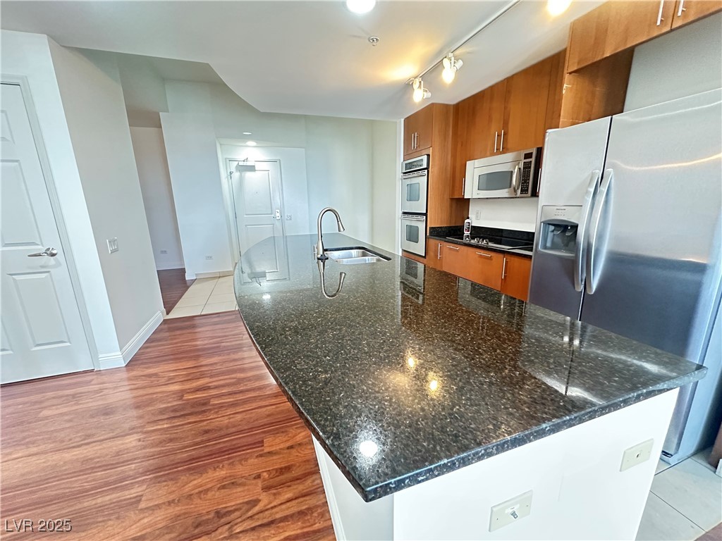 200 West Sahara Avenue 3909 Property Photo 8