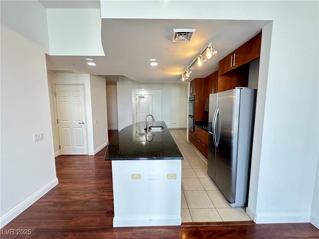 200 West Sahara Avenue 3909 Property Photo 12