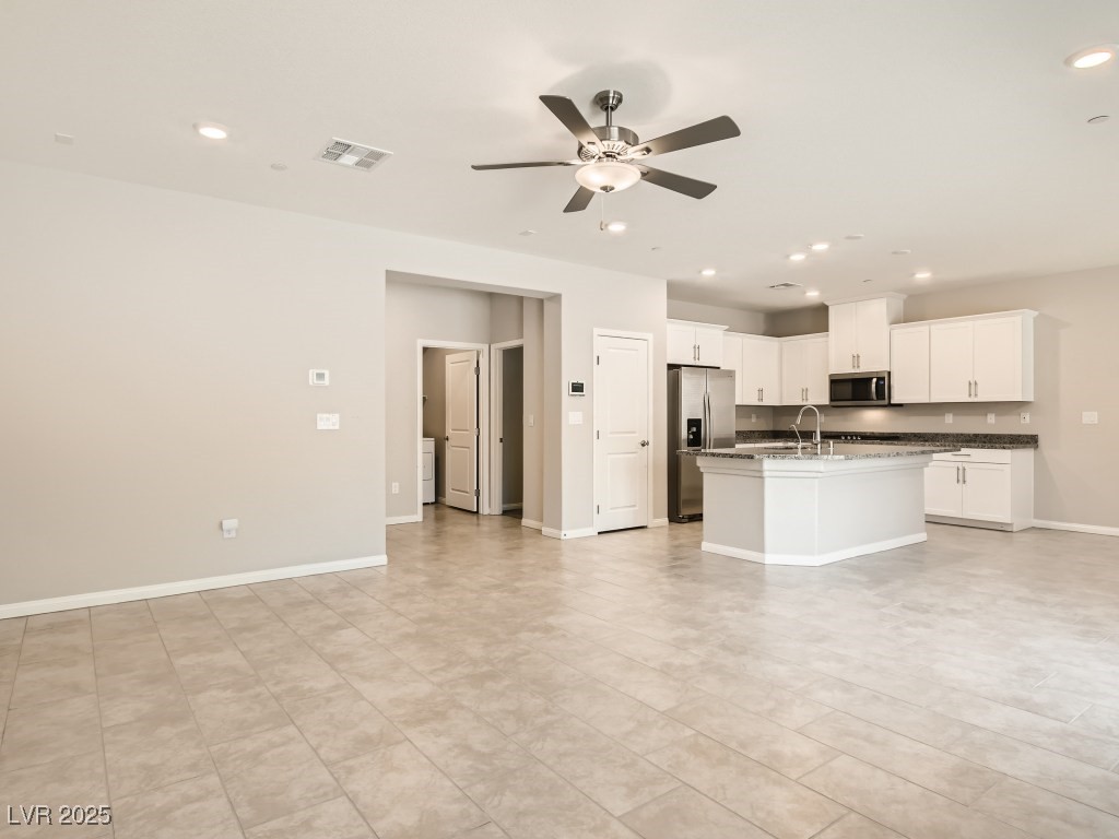 10748 Wild Poppy Avenue Property Photo 9