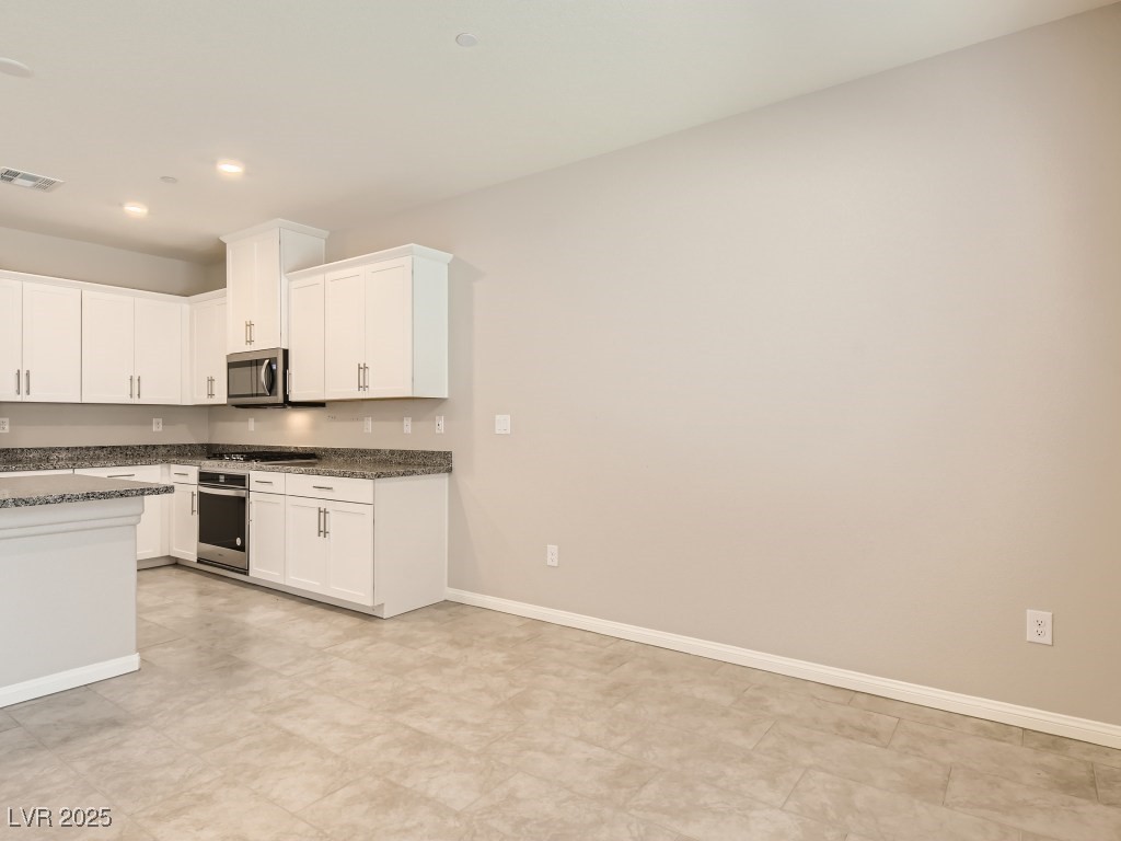 10748 Wild Poppy Avenue Property Photo 14