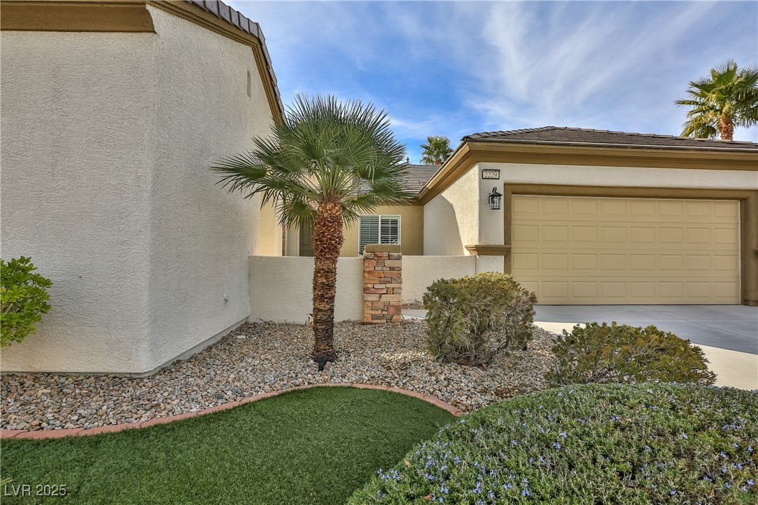 2229 Suffron Hills Court Property Photo 2