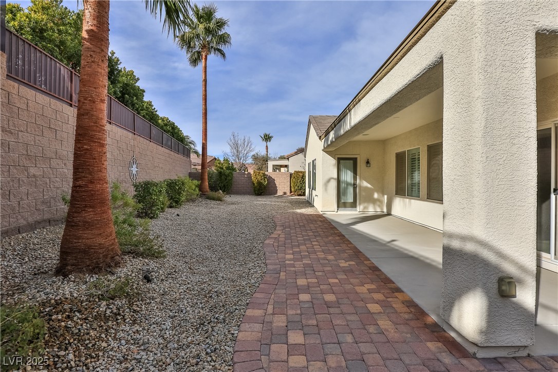 2229 Suffron Hills Court Property Photo 34