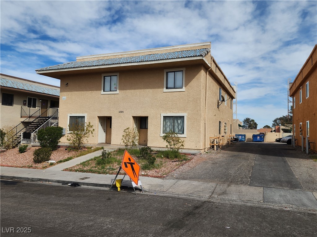 1325 Kari Lee Court Property Photo
