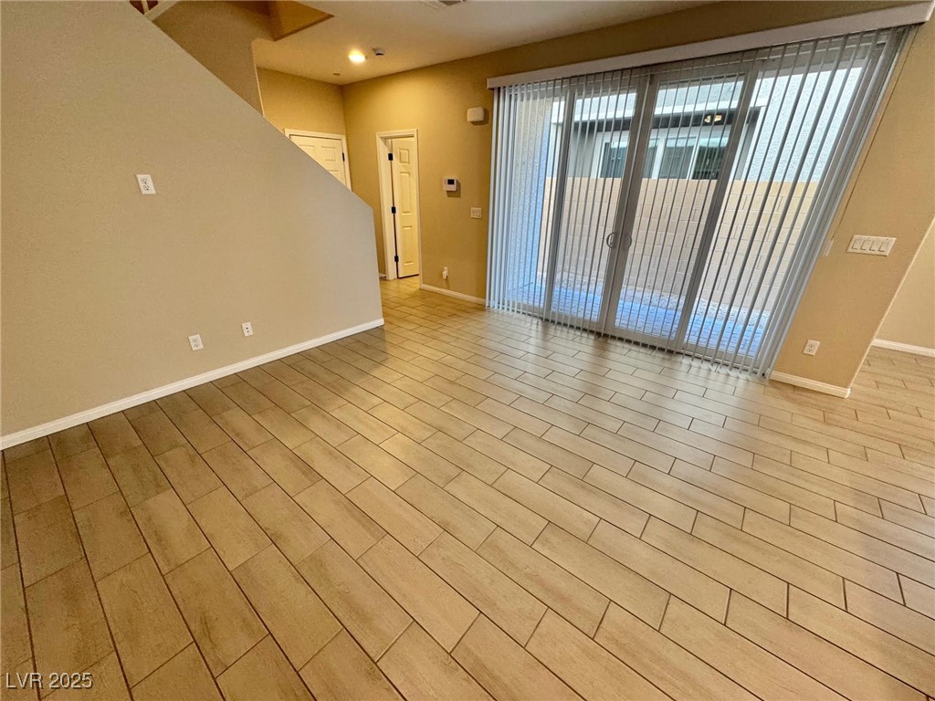 4565 Queens Hill Street Property Photo 3