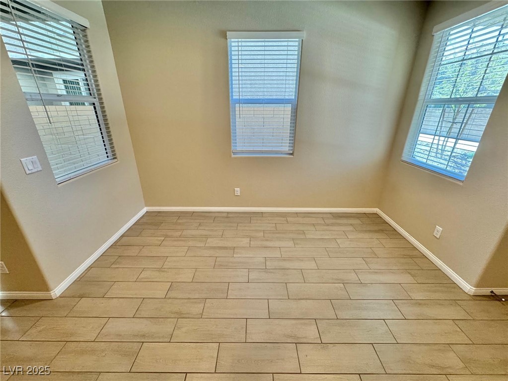 4565 Queens Hill Street Property Photo 4