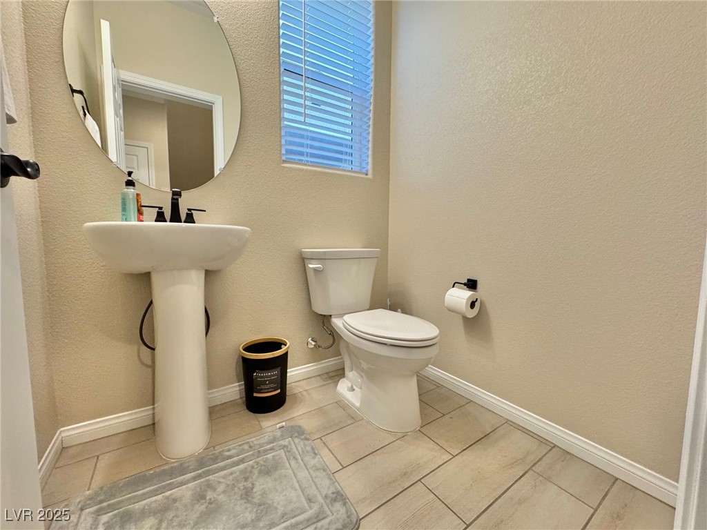 4565 Queens Hill Street Property Photo 7