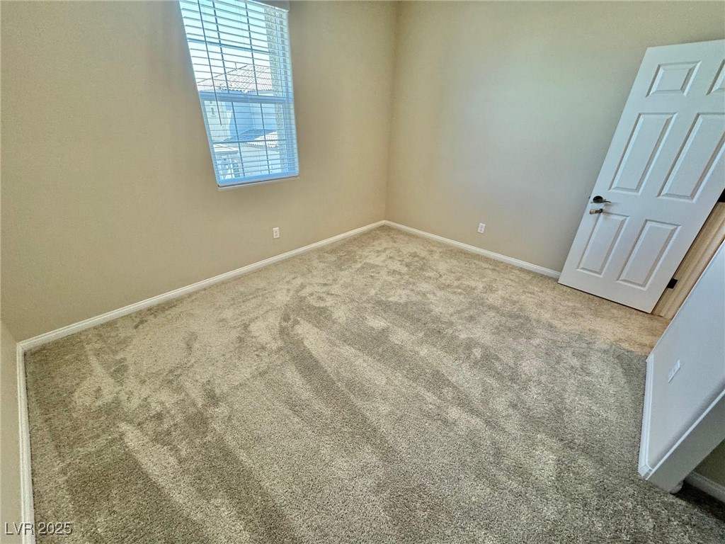 4565 Queens Hill Street Property Photo 15