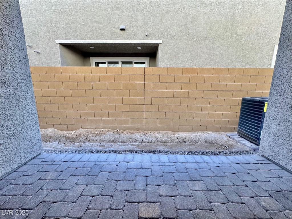 4565 Queens Hill Street Property Photo 28