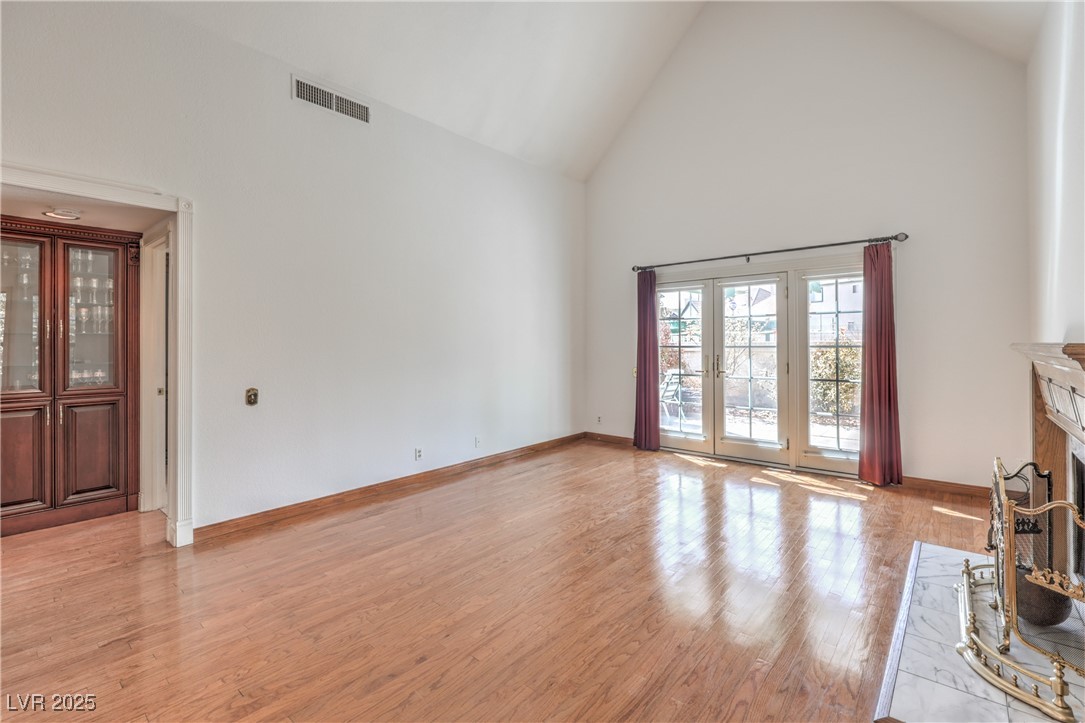 4043 Chalfont Court Property Photo 6