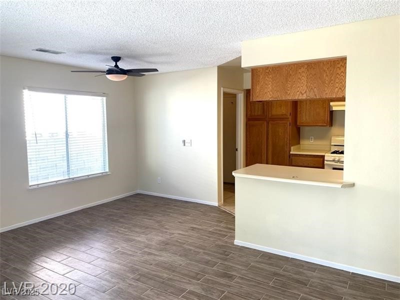 6632 Coastal Breeze Court Property Photo 8