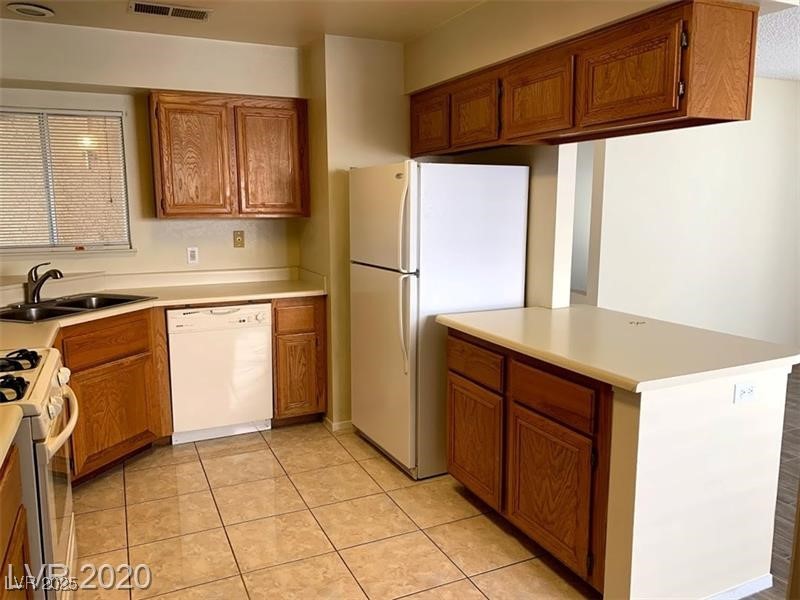 6632 Coastal Breeze Court Property Photo 11