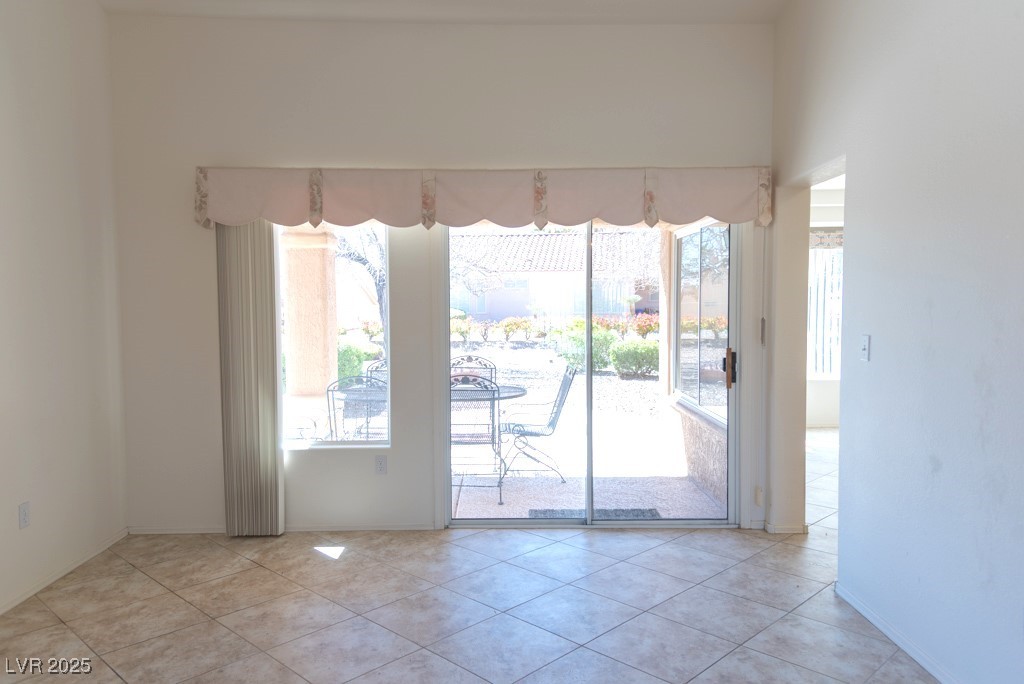 11009 Hawk Valley Avenue Property Photo 4