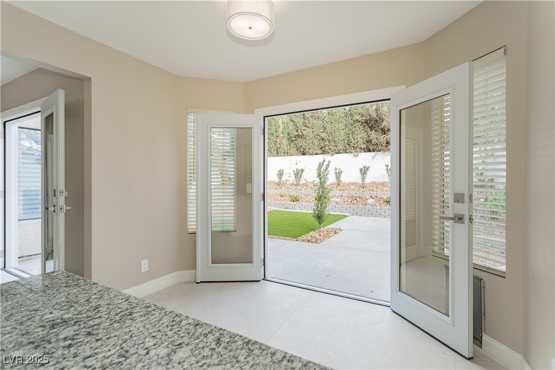 9004 Crystal Glass Drive Property Photo 16