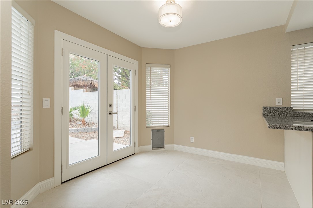 9004 Crystal Glass Drive Property Photo 17