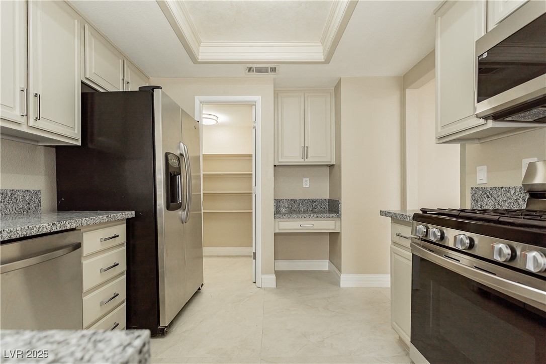 9004 Crystal Glass Drive Property Photo 21