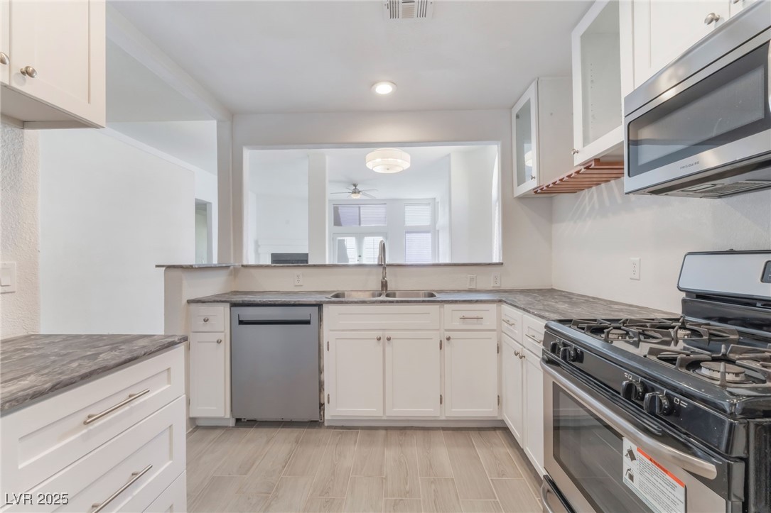 2124 Brighton Shore Street Property Photo 7