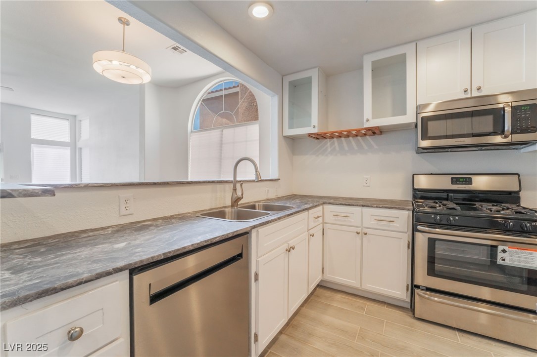 2124 Brighton Shore Street Property Photo 9