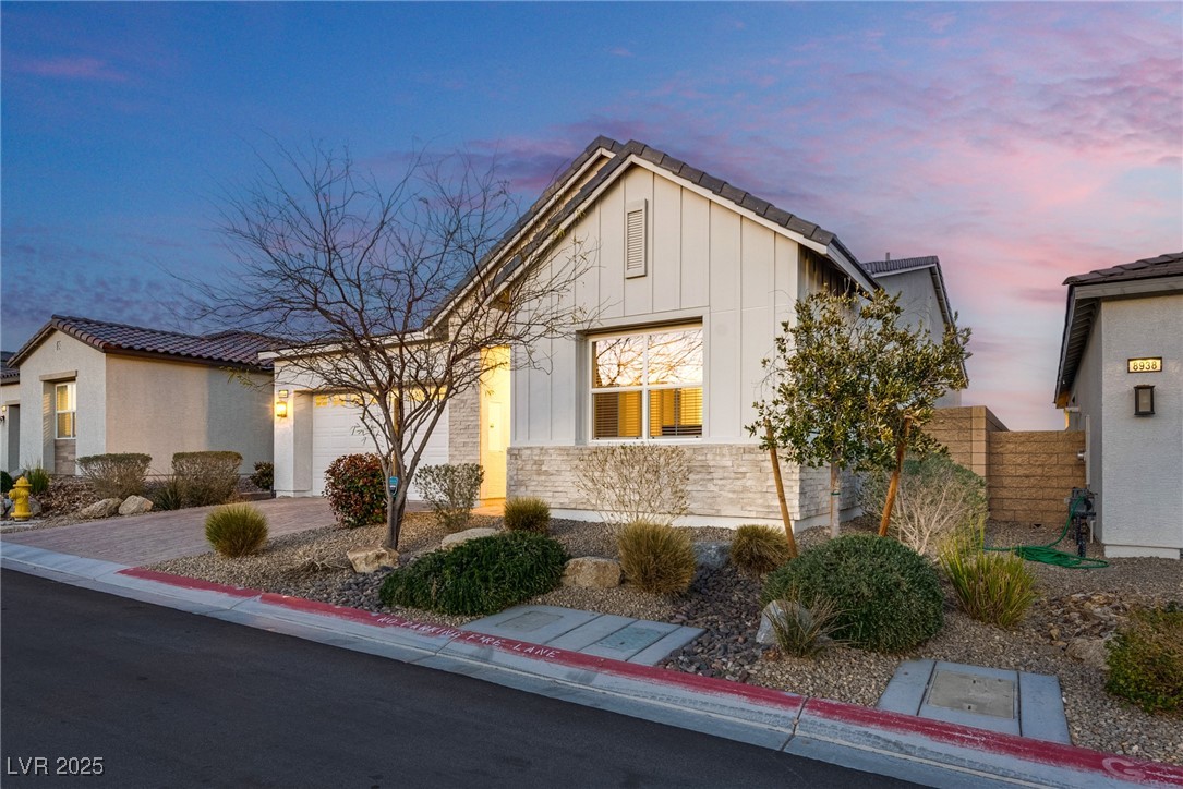 8944 Skye Canyon Ranch Street Property Photo 9