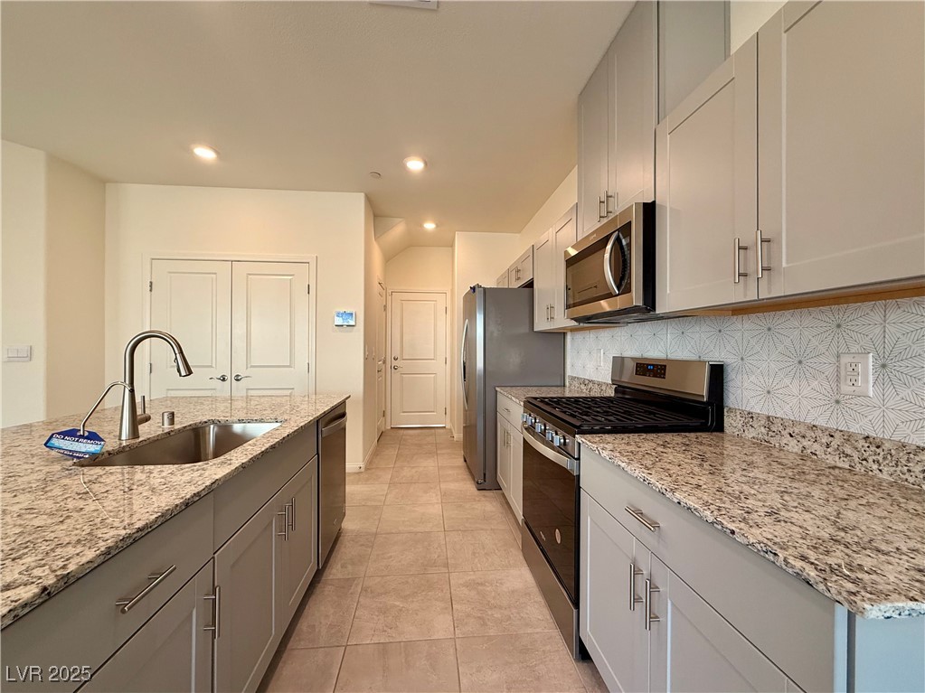 380 Canary Song Drive Property Photo 16