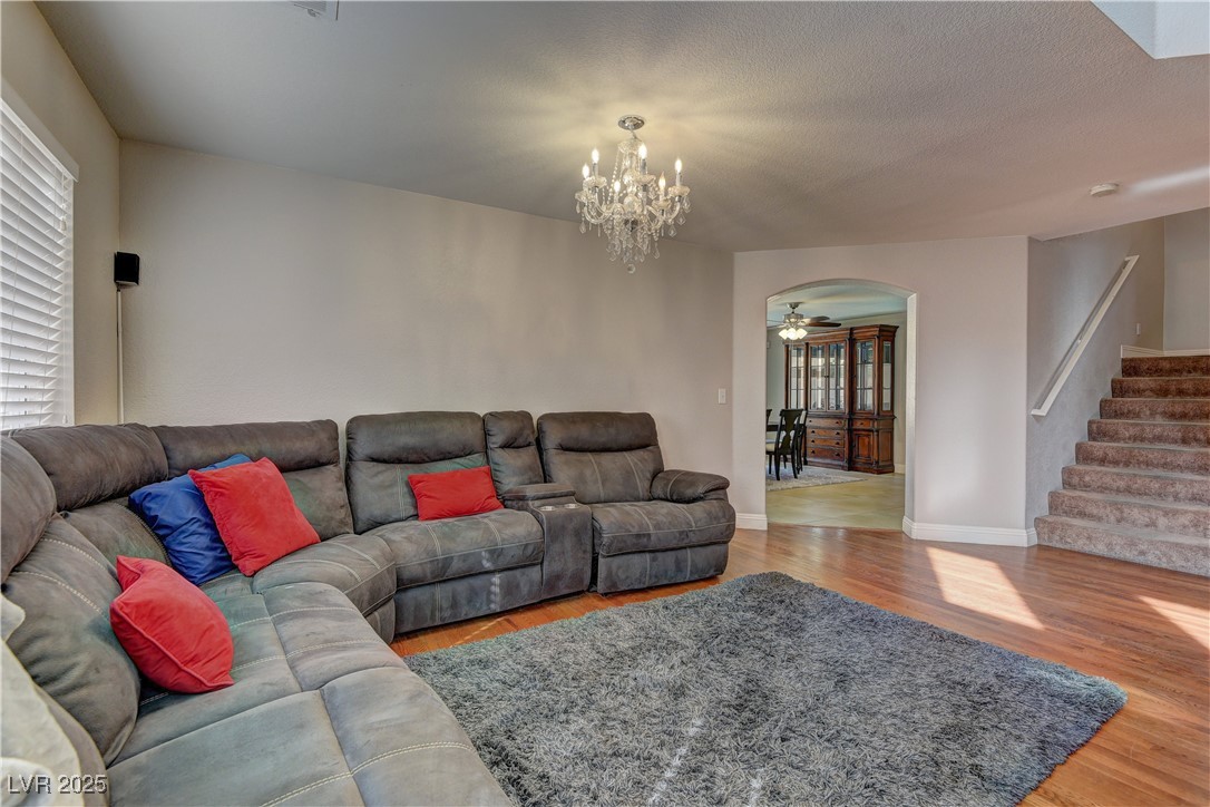 9808 Via Delores Avenue Property Photo 6