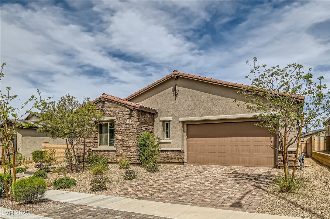 728 Omaggio Place Property Photo 2