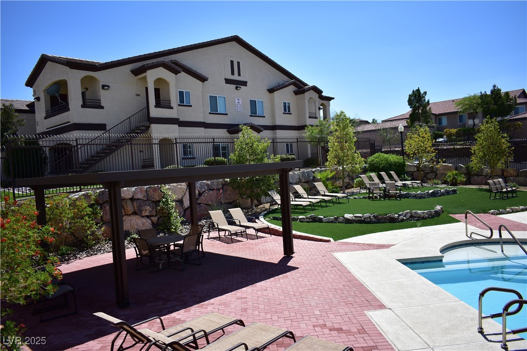 2291 West Horizon Ridge Parkway 5128 Property Photo 1