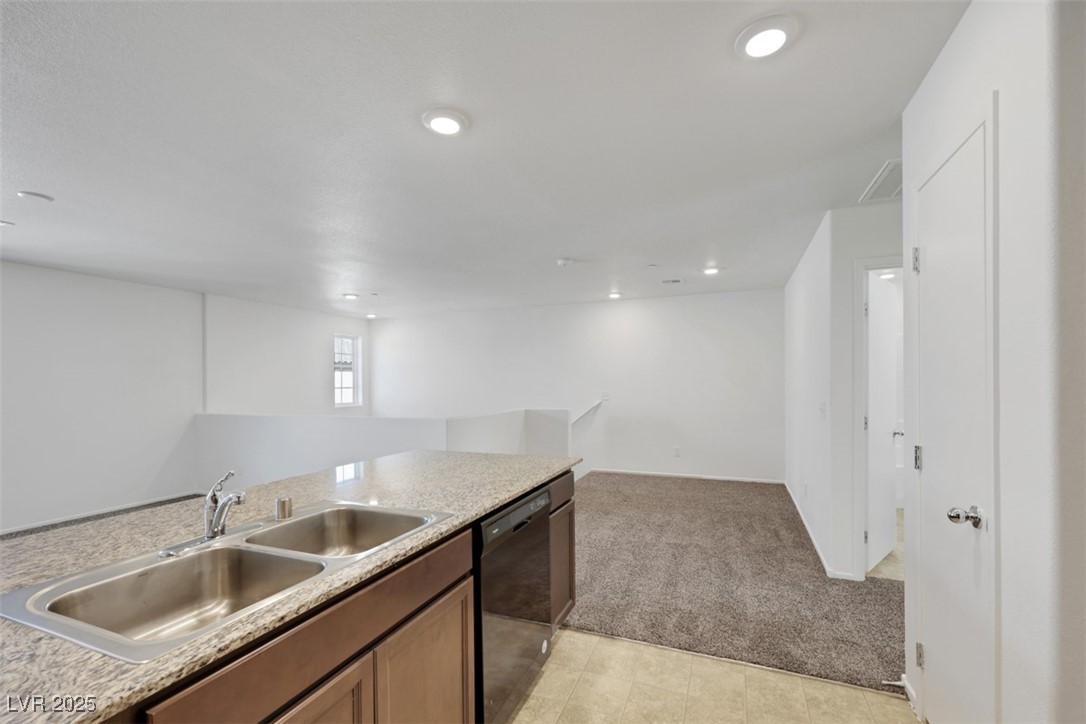 4561 Woolcomber Street Property Photo 14